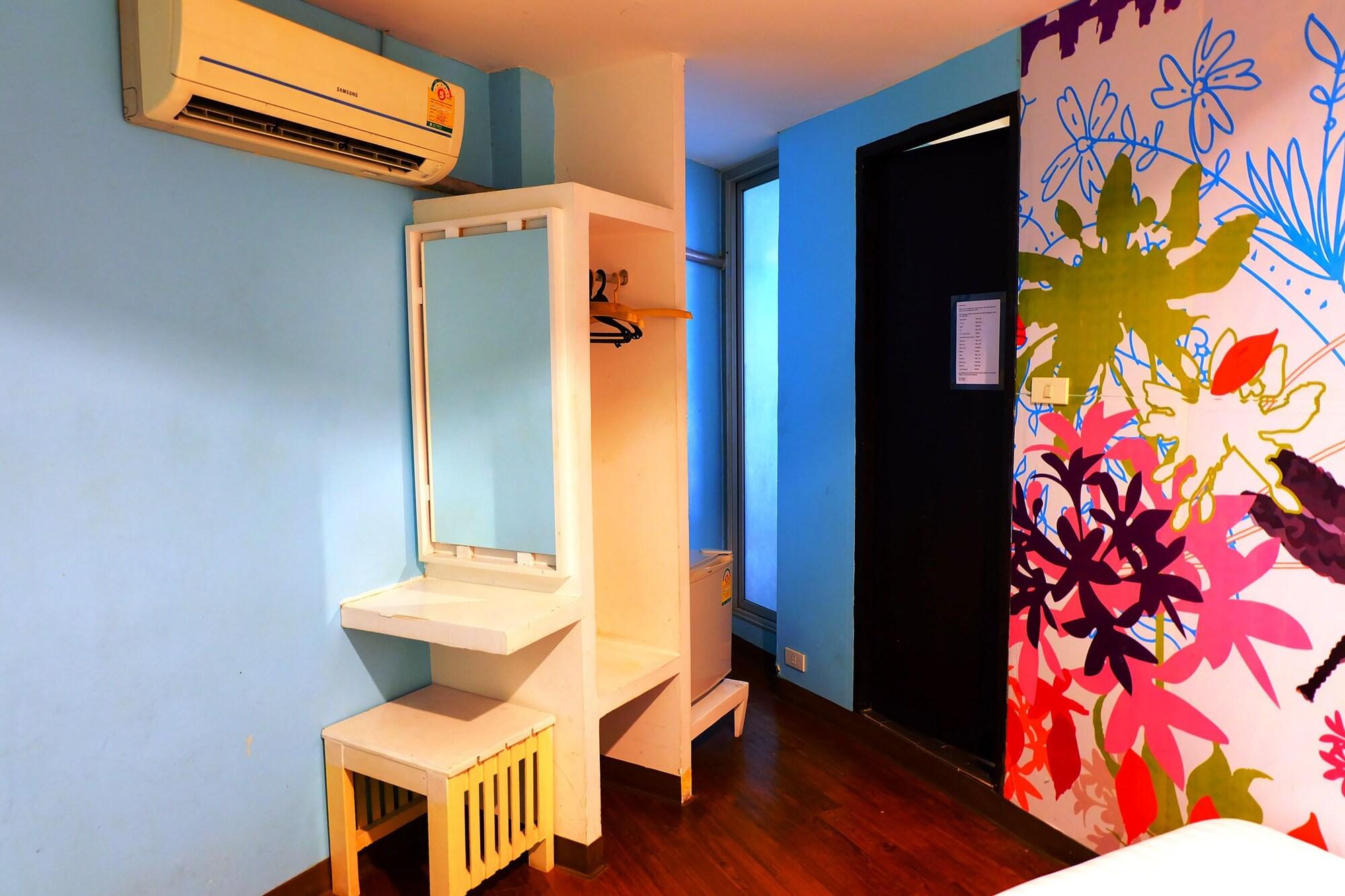 Take A Nap Hostel Bangkok Buitenkant foto